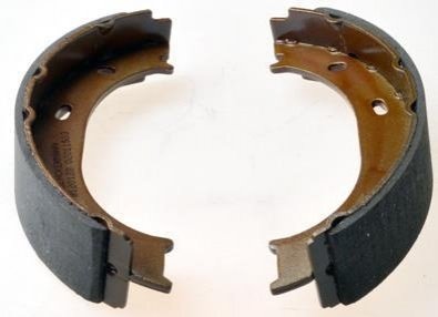 Барабанні гальмівні колодки (ширина 40mm) DB Sprinter Series (W909)/G-Series (W463)/Sprinter Series (W901)/Sprinter Series (W902)/Sprinter Series (W903)/LT/G Series (95-17) DENCKERMANN B120128