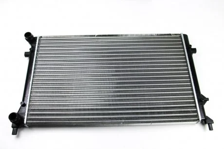 Радіатор води Caddy III 2.0SDI/1.4i/1.6i /Golf/Octavia (+/- AC) (650x398x26) BSG BSG 90520013
