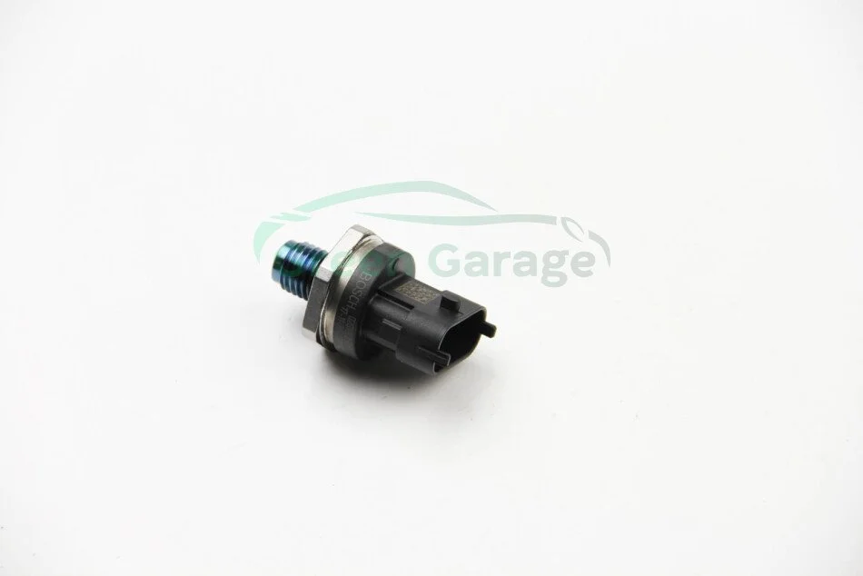 Датчик давления топлива 1.9dCi Trafic/Kangoo/Megane 01-/Laguna 99- BOSCH 0 281 002 909 (фото 1)