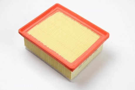 Фильтр воздушный Berlingo/Partner 1.9D/2.0HDi 03- 70-135-001 BSG BSG 70135001