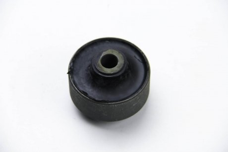 Сайлентблок переднего рычага (сзади) Combo 01- 65-700-010 BSG BSG 65700010