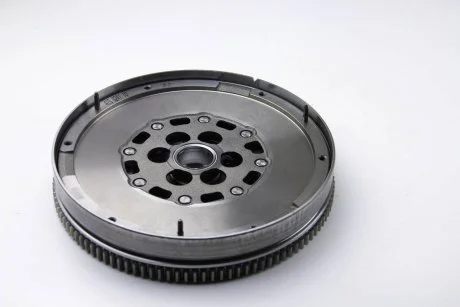 Комплект сцепления Opel Astra H/Vectra C 1.9 CDTI 04- (+маховик) LUK 600 0158 00