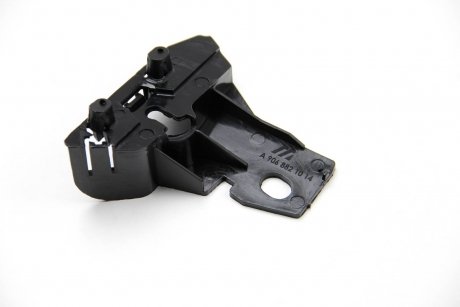 Кронштейн рамки решітки радіатора Sprinter 06- Л. BSG BSG 60927002