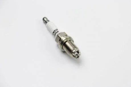 Свеча зажигания Citroen/Opel/Peugeot/Renault/VW DENSO K20PBR