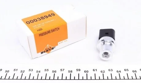 Датчик давления кондиционера AUDI A4/A5/A6/A7/A8/Q5/R8 04- (пр-во) NRF 38949