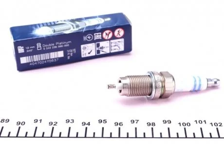 Свічка запалювання FR7HPP33+ DOUBLE PLATINUM (VAG) (вир-во) BOSCH 0 242 236 566