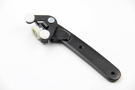 Ролик сдвижной двери Caddy 04- Пр. нижний BSG BSG 90975022