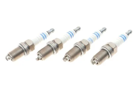 Свiчка запалювання BOSCH 0 242 235 913