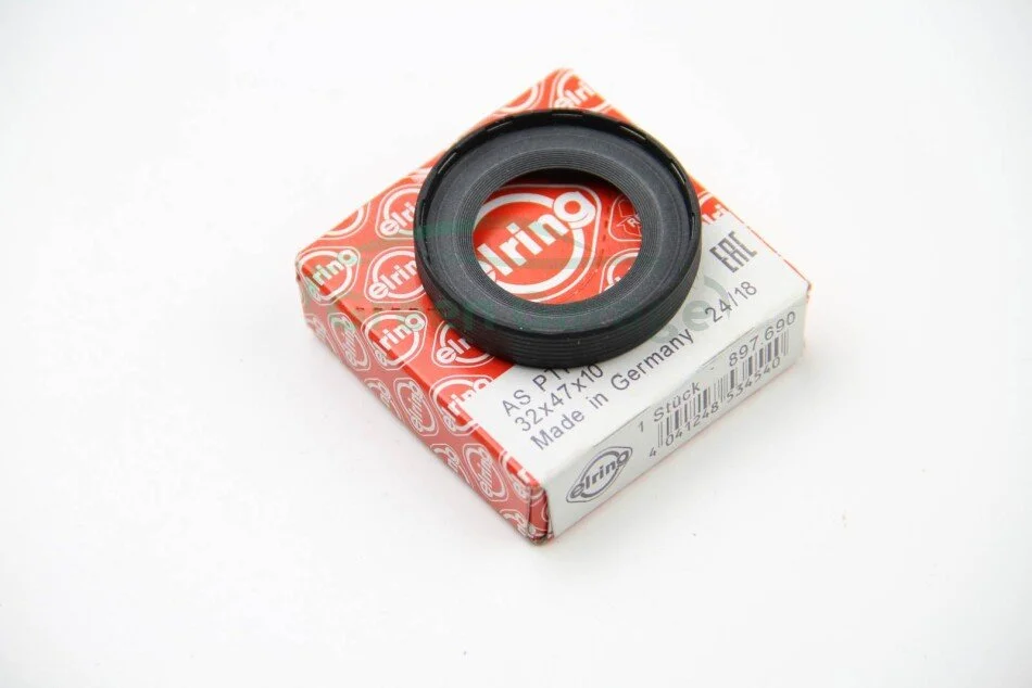 Сальник двигателя N VAG CAYB/CRBC/CRLB/CFCA/CFWA 32X47X10 RWDR-ACM PTFE (пр-во Elring) ELRING 897.690 (фото 1)
