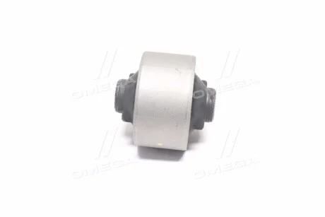 Сайлентблок переднього нижнього важеля задній CTR CVT3