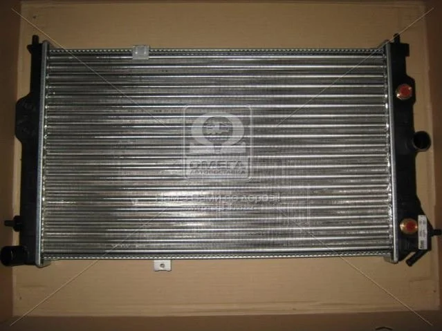 Радіатор охолодження OPEL VECTRA A (88-) АТ (вир-во Nissens) NISSENS 630641 (фото 1)