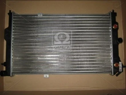 Радиатор охлаждения OPEL VECTRA A (88-) АТ (пр-во Nissens) NISSENS 630641
