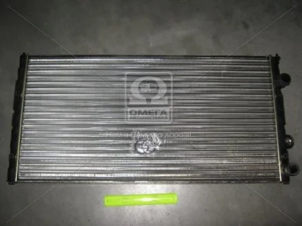 Радиатор охлаждения VW PASSAT B4 (93-) 1.6-2.9i (пр-во Nissens) NISSENS 65252