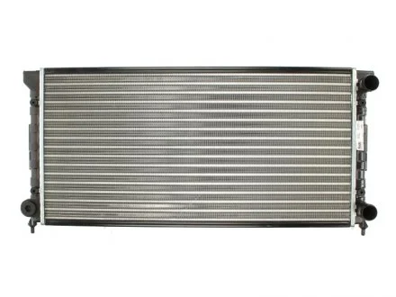 Радиатор охлаждения VW PASSAT B3 (88-) (пр-во Nissens) NISSENS 651611