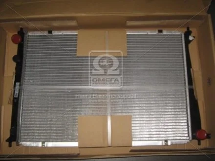 Радиатор охлаждения HYUNDAI H1, H200 (пр-во Nissens) NISSENS 67039