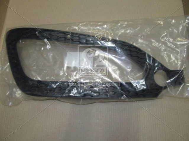 Решiтка фари п/тум. пра. HYUN SANTA FE 12-15 (ви-во Mobis) Hyundai/Kia/Mobis 865642W010 (фото 1)