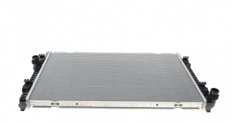 Радиатор охлаждения двигателя AUDI A 3/S 3/ SKODA OCTAVIA III (5E) (13-) (пр-во) NRF 58437