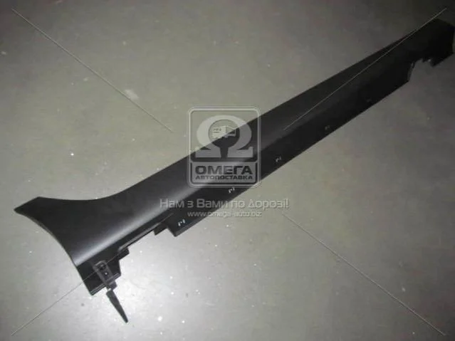 Накладка порога права в зборі Hyundai/Kia/Mobis 877522S000 (фото 1)
