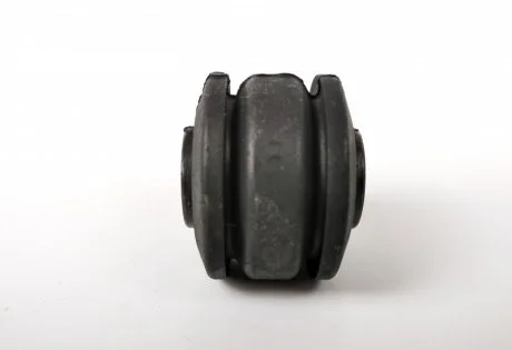 Втулка стойки стабилизатора Toyota Land Cruiser 98- Lexus LX450d LX470 LX570 (пр-во Toyota) TOYOTA 4884960010