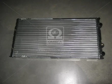 Радиатор охлаждения VW PASSAT B3 (88-) 1.6-2.8 (пр-во Nissens) NISSENS 652491