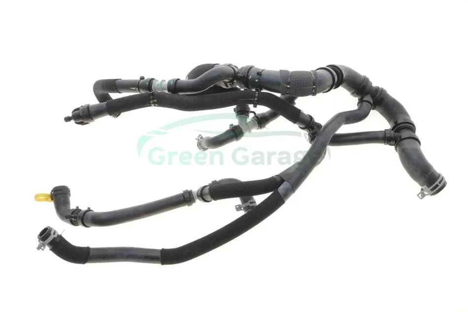 Патрубок системи охолодження RENAULT 215018402R (фото 1)