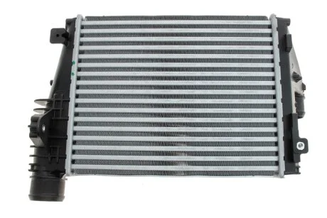 Радіатор двигуна воздуха VALEO 818304