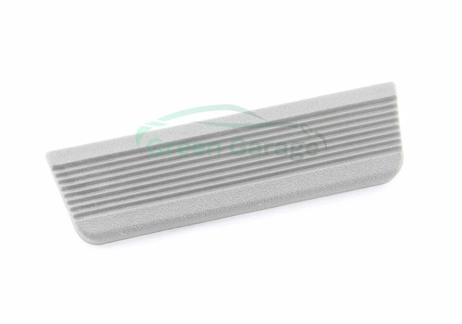 Накладка VAG 3318677999DK (фото 1)