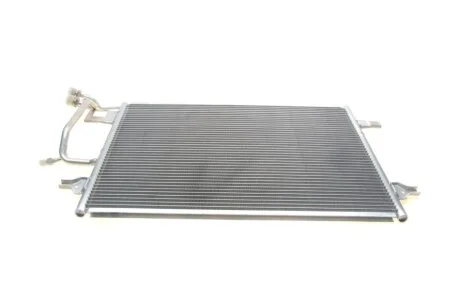 Конденсор кондиционера A4 / PASSAT5 MT/AT 97-01  Van Wezel 03005140