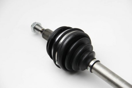 Піввісь, 645mm 38z VW T5 1.9TDI 03-10 GSP 261105