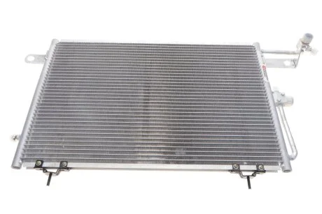 Конденсор кондиционера AUDI 100/A6 MT/AT 90-97  Van Wezel 03005117