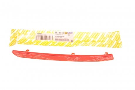 Світловідбивач, правий AUTOTECHTEILE 394 5064