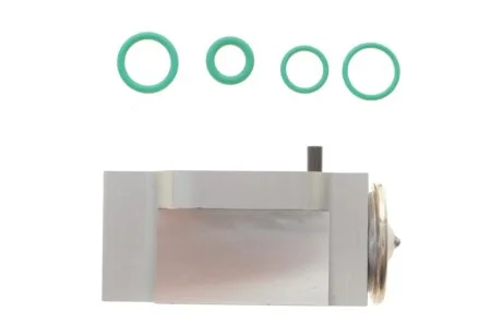 ZAWУR ROZPRКЇNY AUDI A6 11- NRF 38544