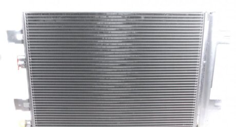 Конденсер кондиционера DUSTER, LOGAN I, SANDERO 04- RENAULT 921007794R