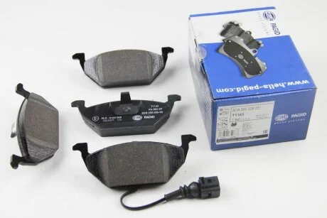 Гальмівні колодки, дискове гальмо (набір) HELLA 8DB355008551