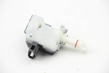 VW Регулювальний елемент центрального замка Audi A3,Skoda Octavia,SuperB,Golf IV,Jetta III,Passat, HELLA 6NW 007 546071