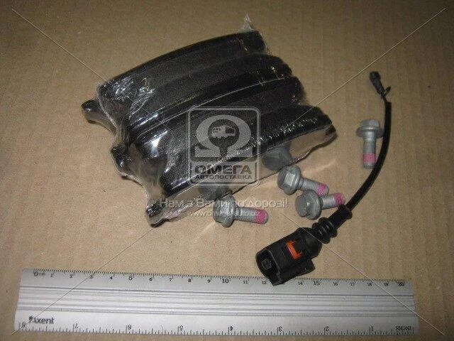 VW гальмівні колодки задн.Audi A4/A6/A8 04-T5 03- CHAMPION 573220CH (фото 1)
