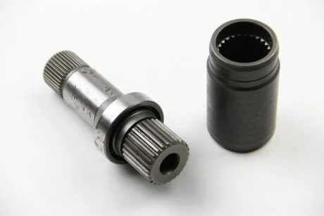 Вал приводу T5 1.9TDI (к-кт з трубкою) SPC O2Z 409 345 B